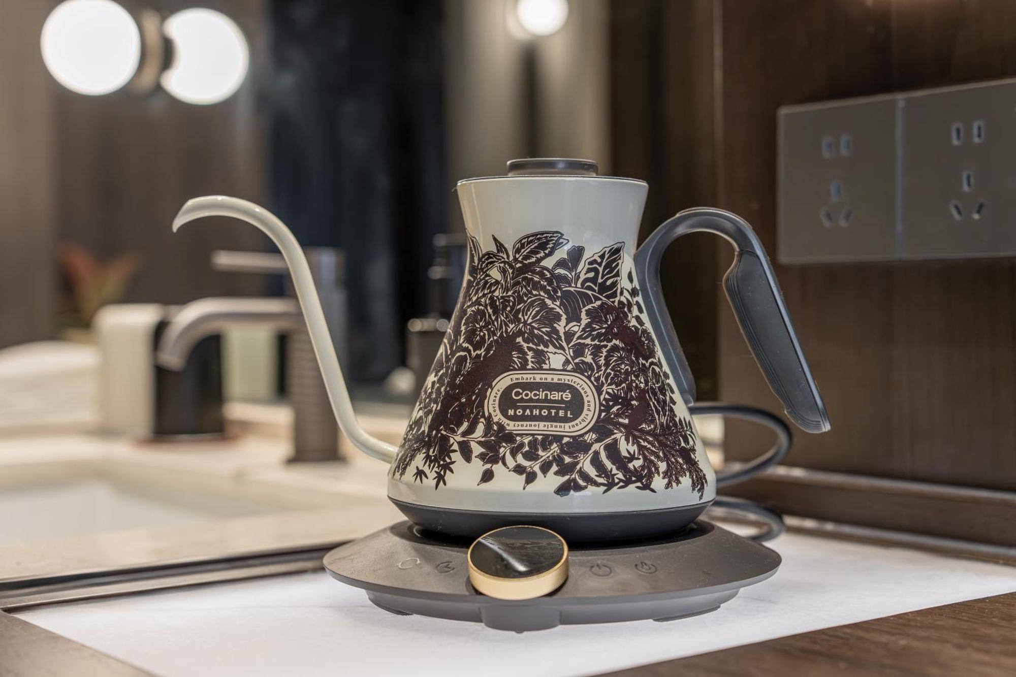 Noa Shanghai- Jing'an Temple Hotel 4*