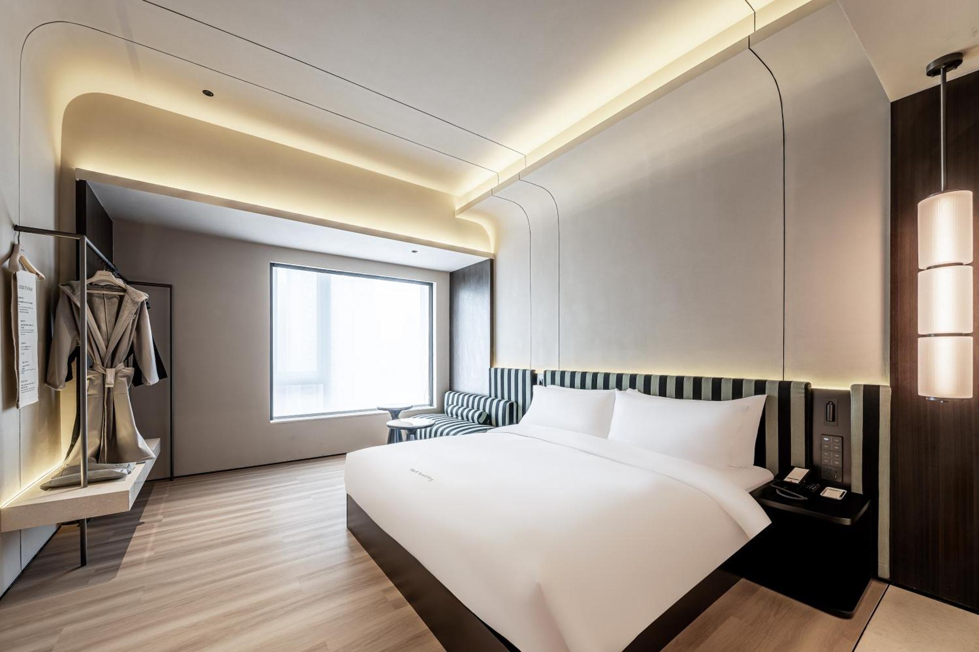 Noa Shanghai- Jing'an Temple Hotel 4*
